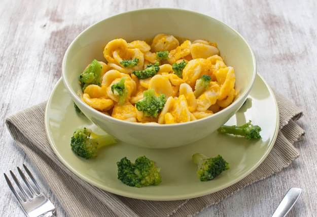 Paste cu broccoli și sos de dovleac - de la 12 luni