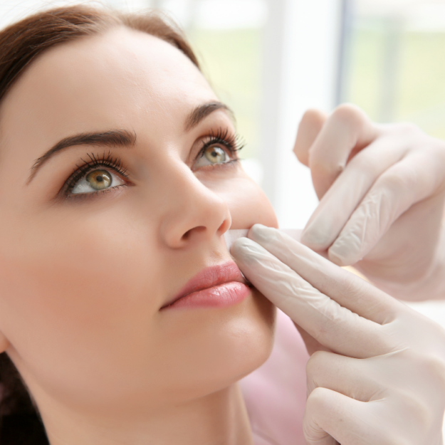 Cum să Calmezi Iritația Pielii după Epilarea Părului Facial